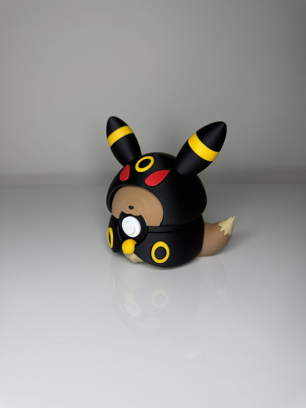 Eevee Umbreon Poncho Pokeball